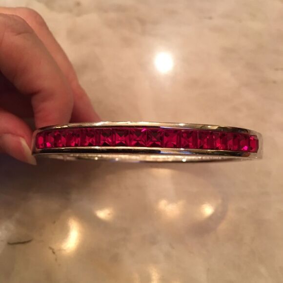 RED CANDY Jewel Bangle! - Picture 1 of 8